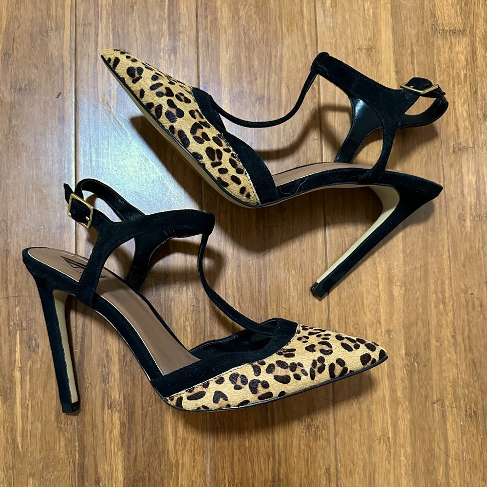 Ava & Aiden sz 9.5 leopard print calf hair t-strap pumps - new